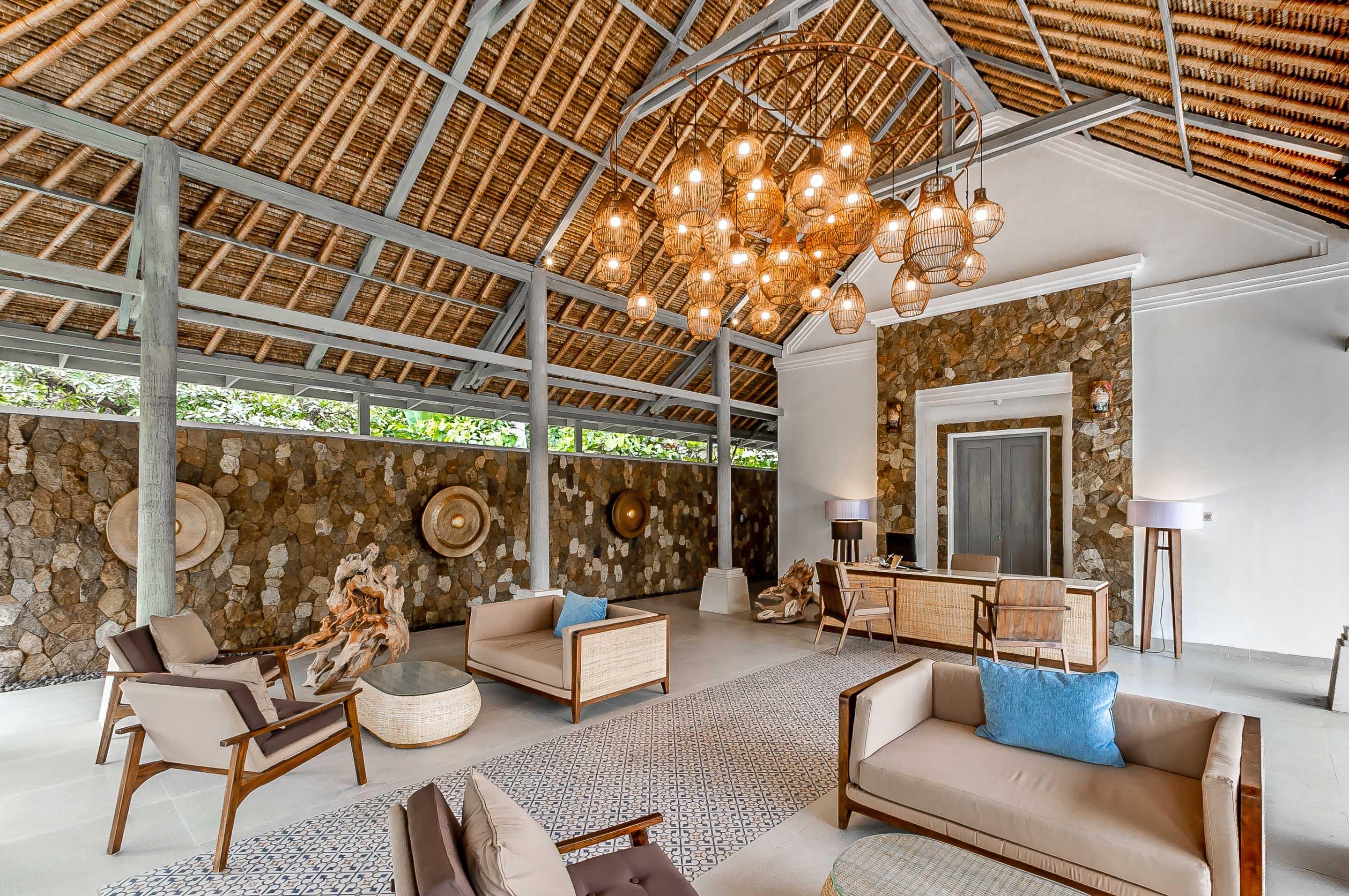 Nirwana Beach & Resort Candidasa Kültér fotó The lobby at the resort