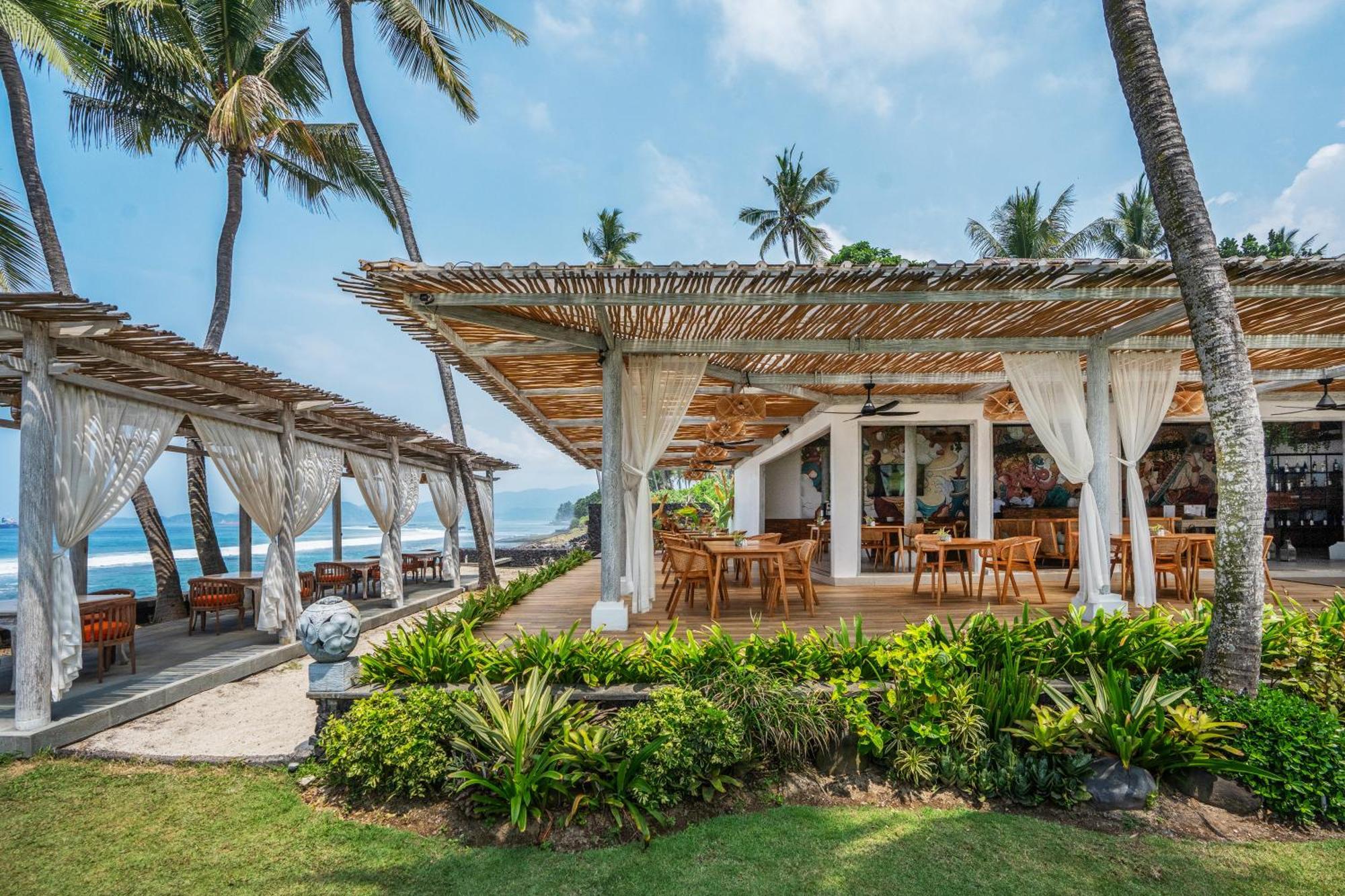 Nirwana Beach & Resort Candidasa Kültér fotó The Beach Club