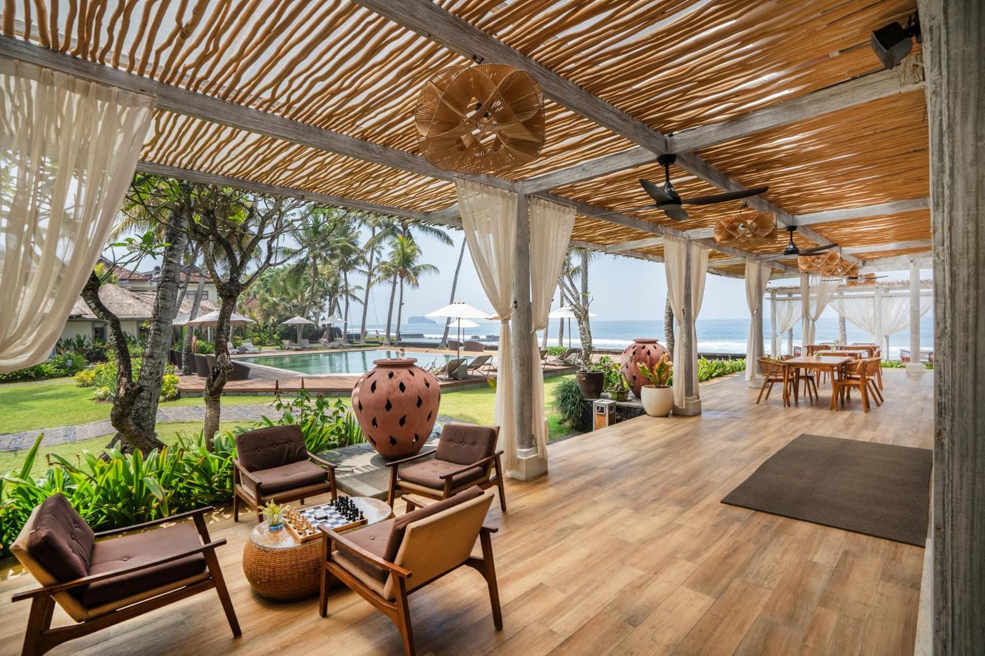Nirwana Beach & Resort Candidasa Kültér fotó The Beach Club